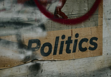 Democrats Need Real Reporters, Not Publicists