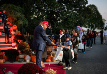 Trick-Or-Treat the White House