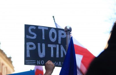 A Vladimir Putin Facing Defeat is More Dangerous