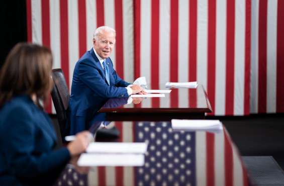 Pelosi Urges Biden Not to Debate Trump