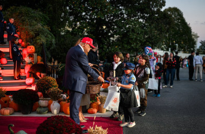 Trick-Or-Treat the White House