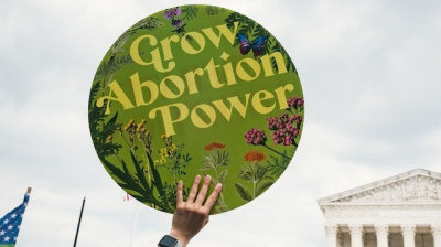 Should Democrats Focus on Abortion or the Economy?