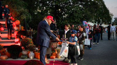 Trick-Or-Treat the White House